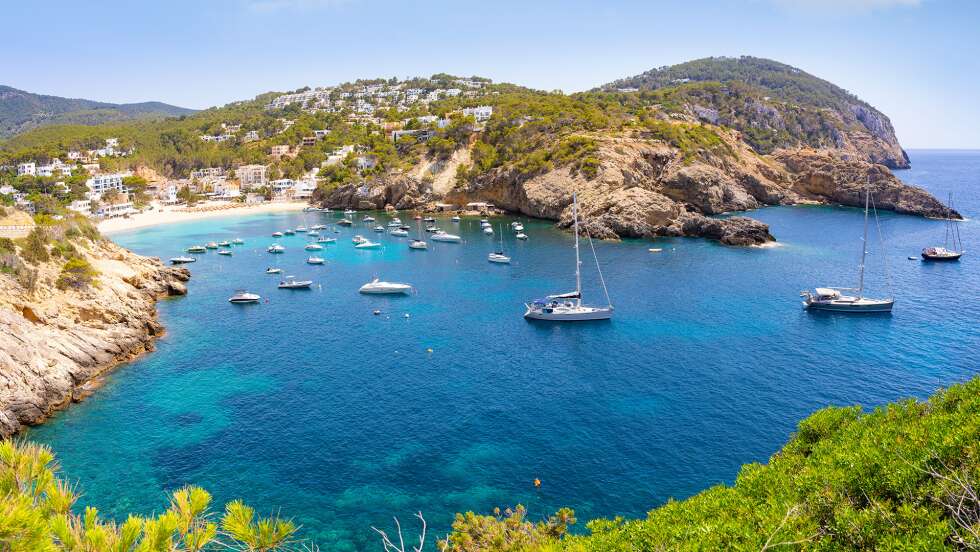 Ibiza abseits der Lautstärke: stille Orte, Kunst und warmer Sound