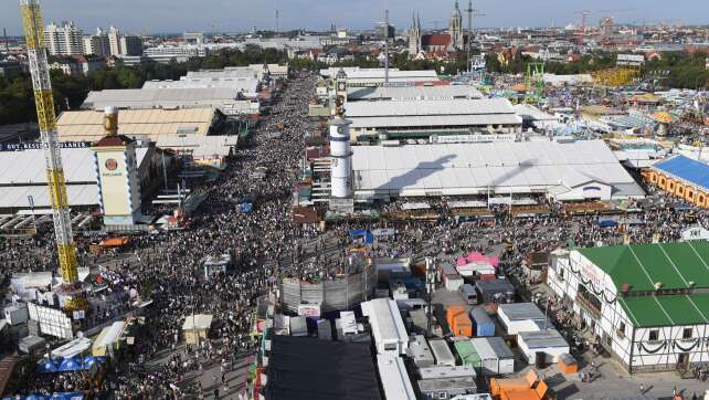 Polizei ermittelt wegen Drohnenflugs über der Wiesn