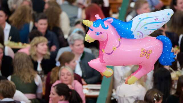 «Bier, Boobs, Brezn» - Ein lesbisches Wiesn-Event