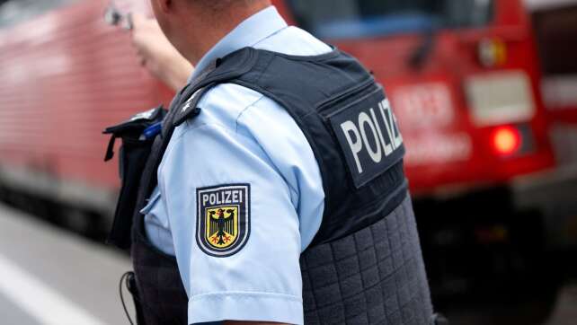 Schwarzfahrer schlägt Lokführer ins Gesicht