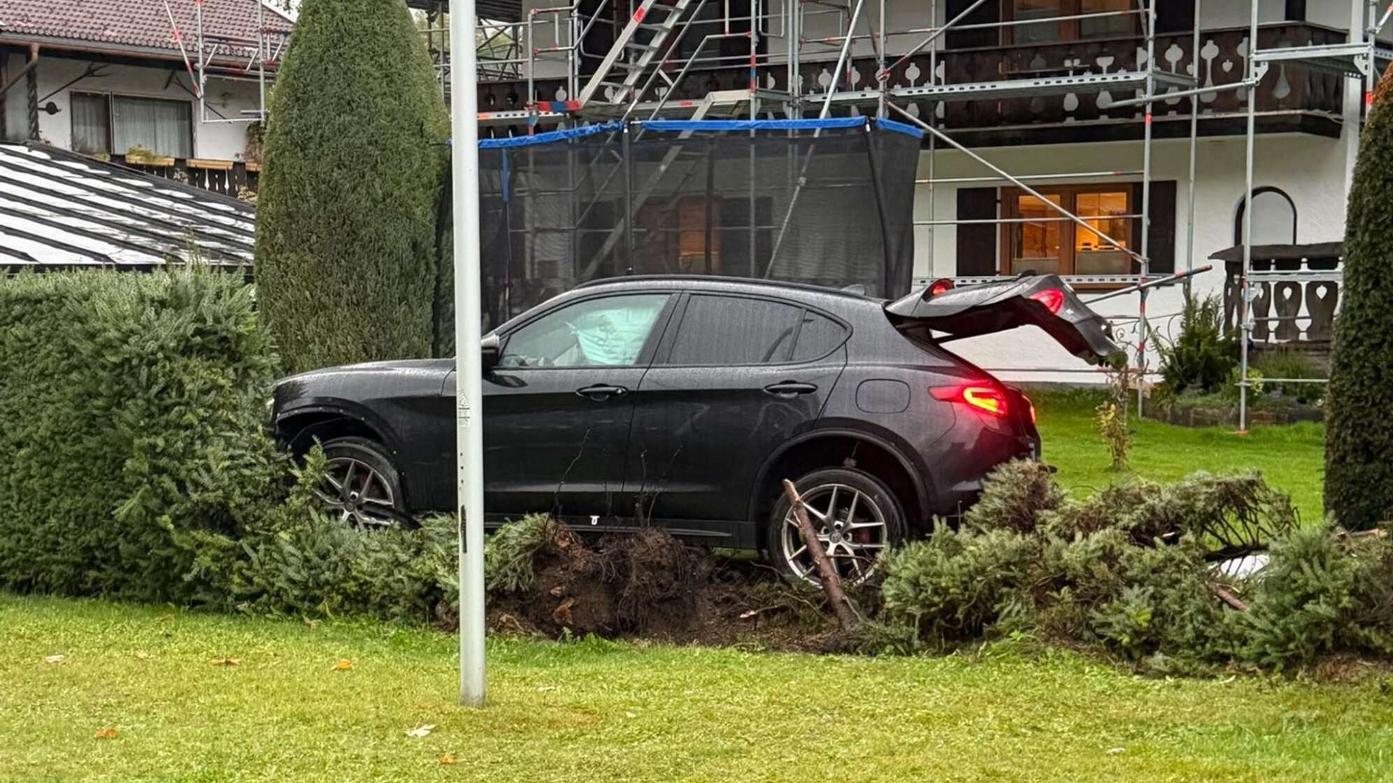 Polizei warnt vor flüchtigen Einbrechern im Raum Mittenwald