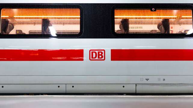Dackel beißt zweijähriges Kind im Zug